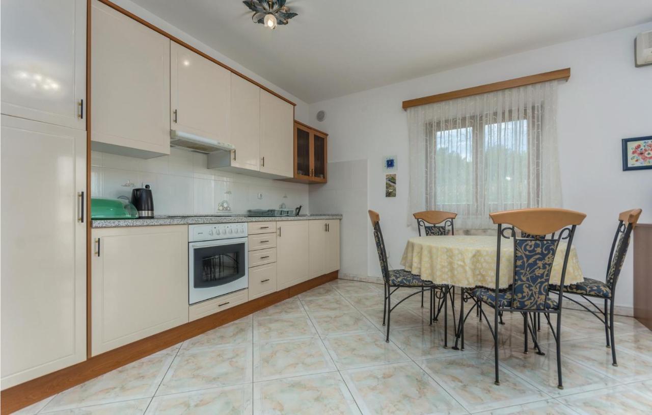 Amazing Apartment In Zambratija With 2 Bedrooms And Wifi Exteriér fotografie