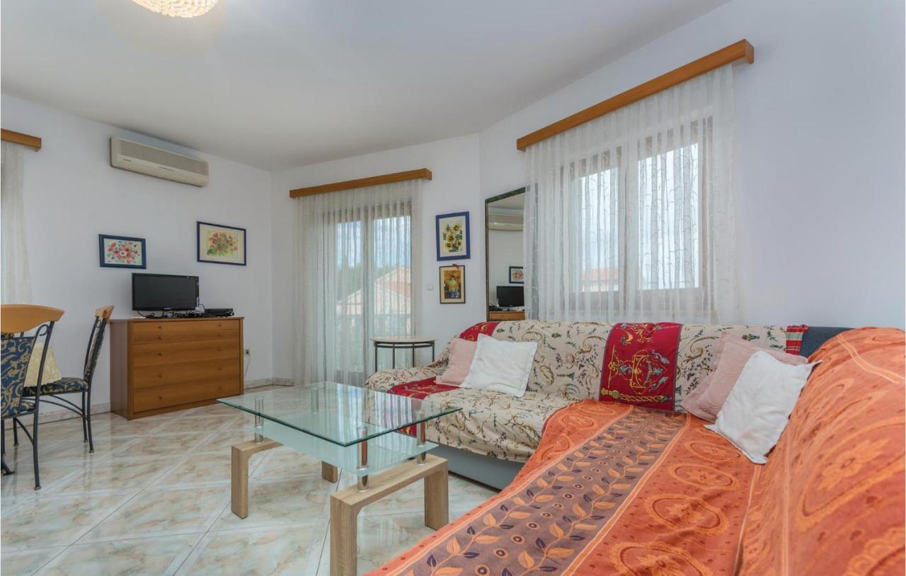 Amazing Apartment In Zambratija With 2 Bedrooms And Wifi Exteriér fotografie